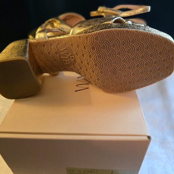 WYDR Darcy Pleated Platform Sandals - Picture 4 of 5